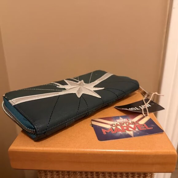 Loungefly Captain Marvel Krull Backpack Plus Bonus Wallet - Picture 9 of 10